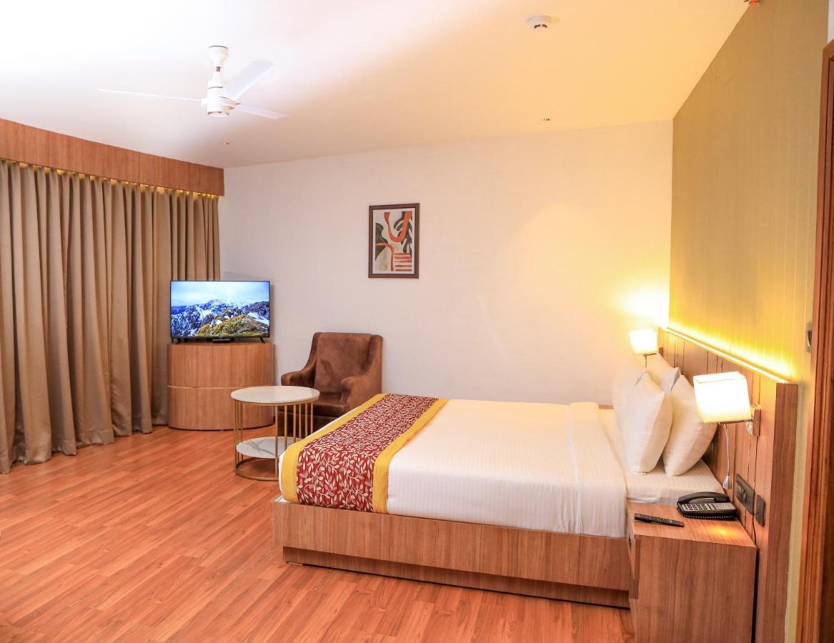 Hotel Sky Sierra Wayanad Калпетта Экстерьер фото