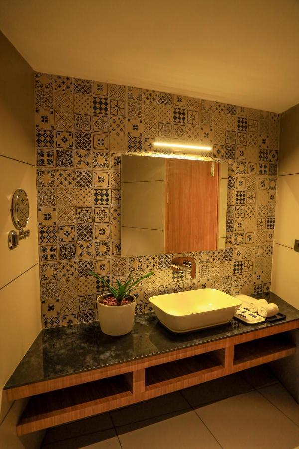 Hotel Sky Sierra Wayanad Калпетта Экстерьер фото
